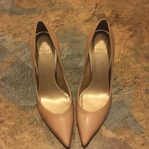 Nude pumps